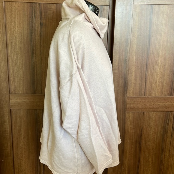 Pullover - Picture 2 of 2